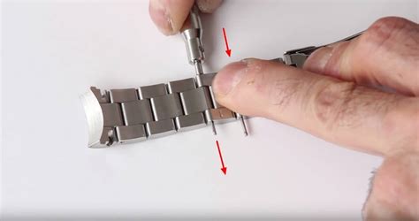 come togliere le maglie ad un rolex|Come togliere le maglie dei cinturini degli orologi. Tutorial per .